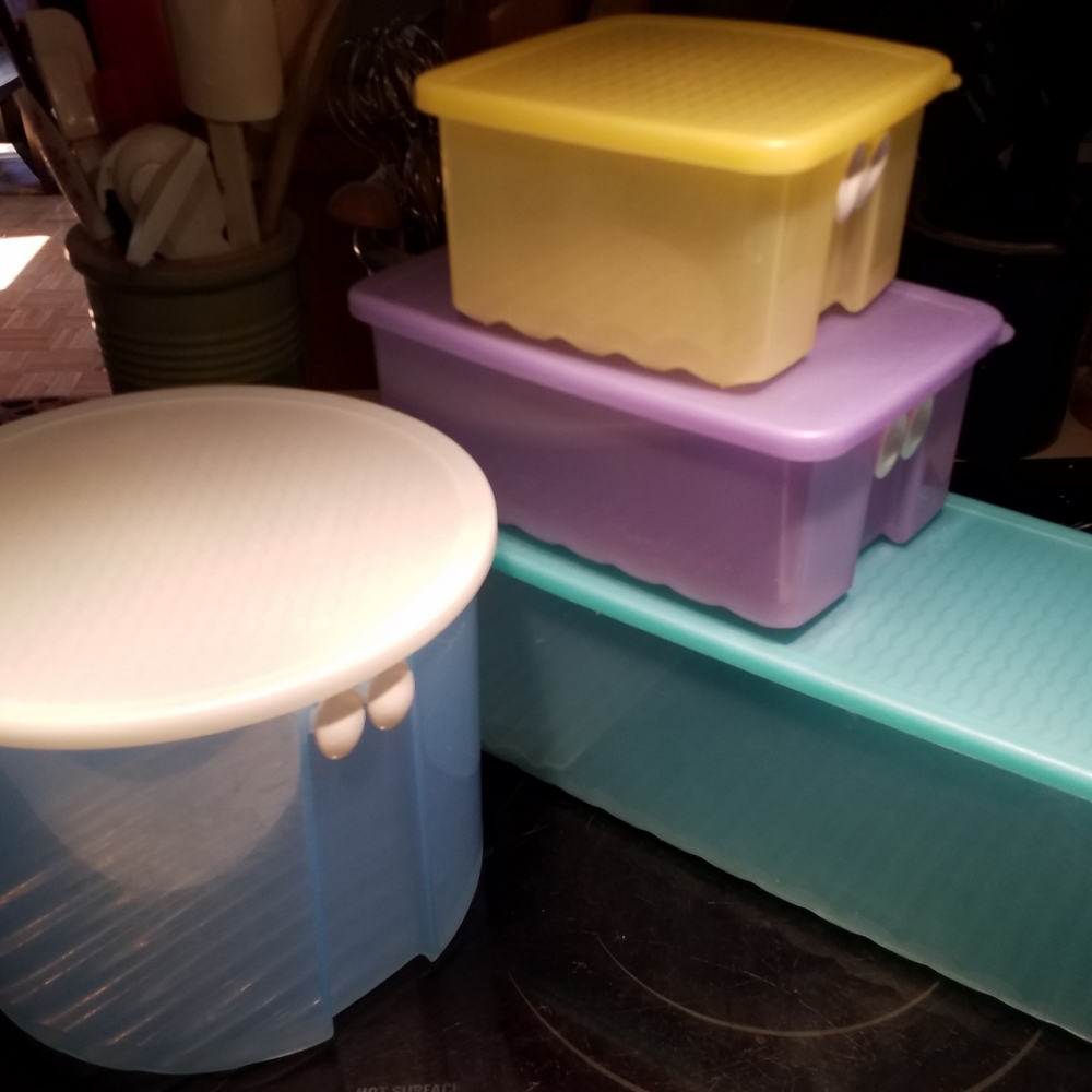 Tupperware Fridgesmart containers 4, X-L, L, M & S